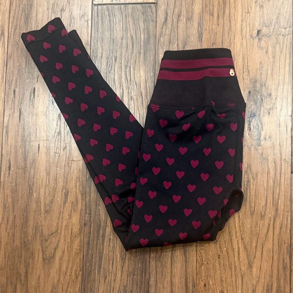 Spiritual Gangster Love Sculpt Jacquard Legging with maroon hearts